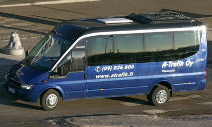 Henkil�kuljetukseen sopiva ajoneuvo